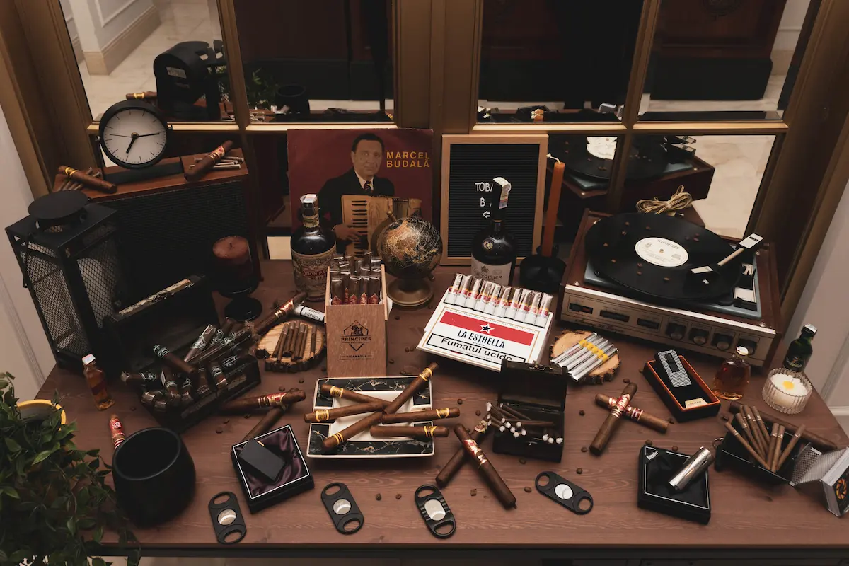 Corporate • Tobacco bar